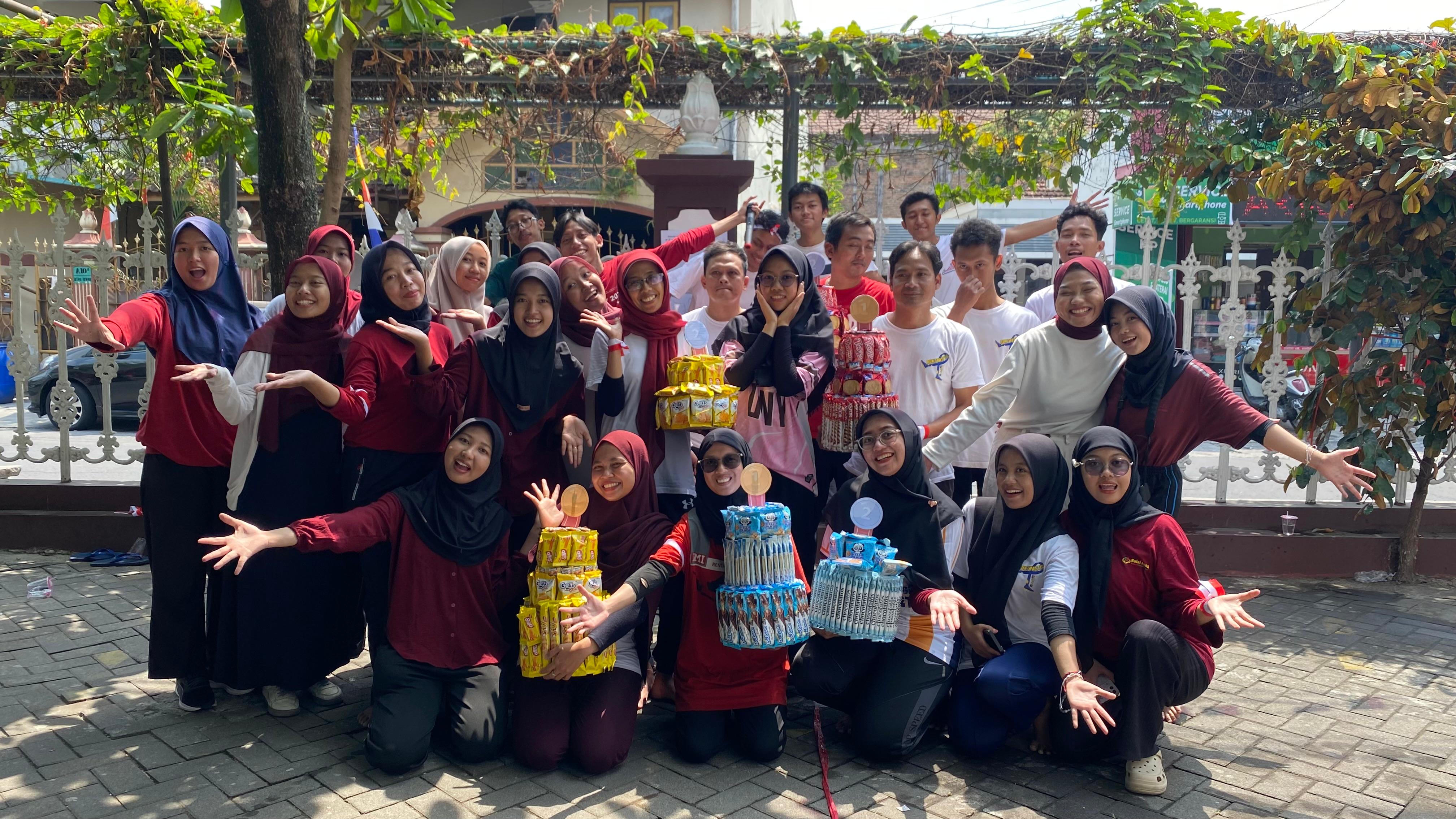 Kegiatan Lomba 17 Agustus bersama Manajemen dan Karyawan KOPMA UNY